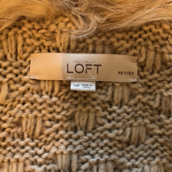 LOFT Fake fur lined vest - Picture 4 of 7